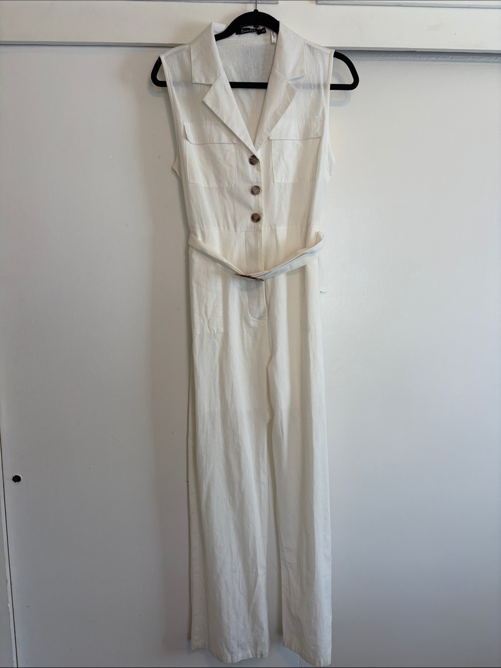 NWT Sleeveless Collared White Wide-Leg Jumpsuit with Belt